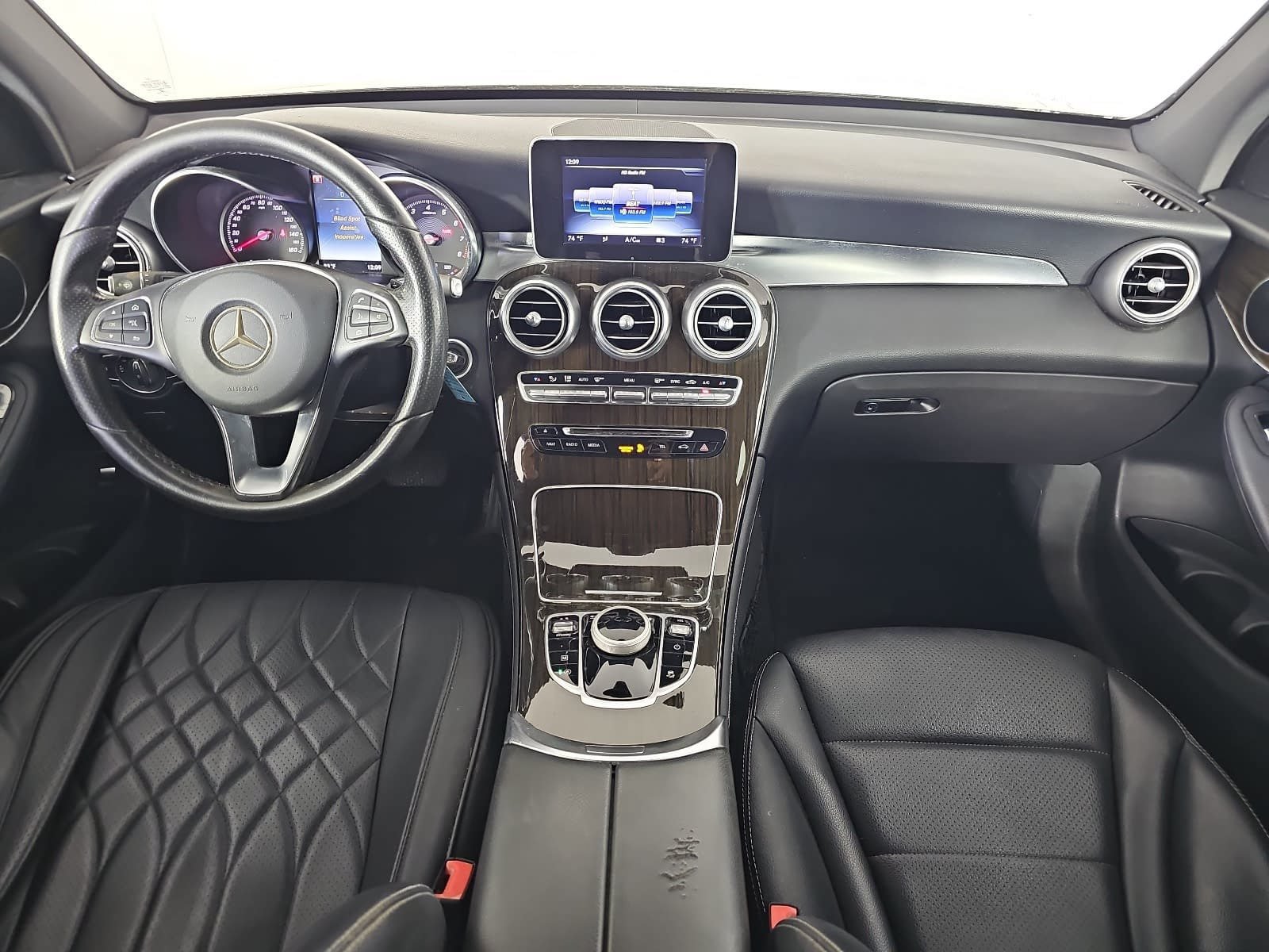 Used 2017 Mercedes-Benz GLC 300 4MATIC image 11
