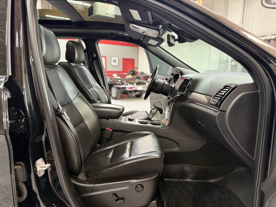 Used 2020 Jeep Grand Cherokee High Altitude AWD/4WD image 17
