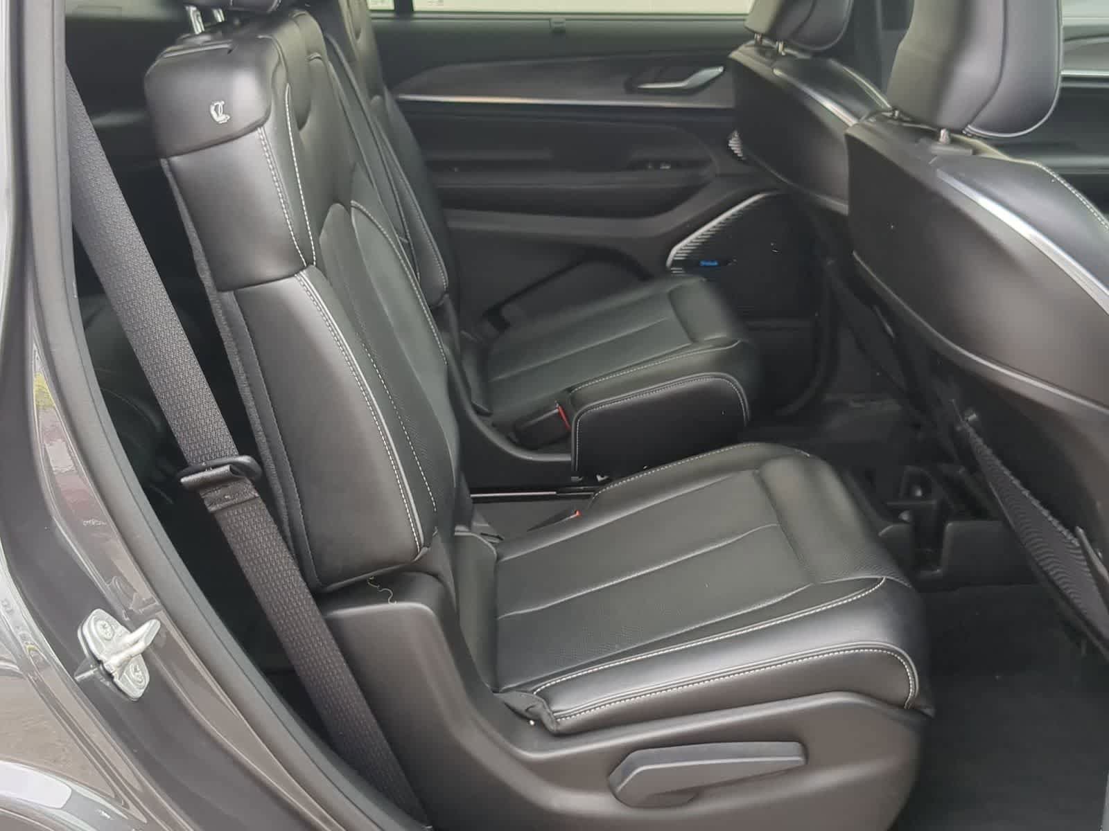 Certified 2023 Jeep Grand Cherokee L Overland w/ Advanced Protech Group III AWD/4WD image 20