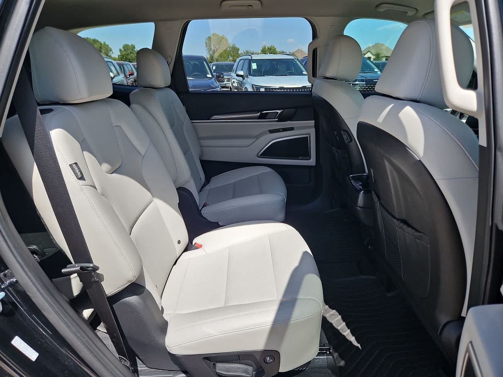 Used 2024 Kia Telluride S FWD image 20