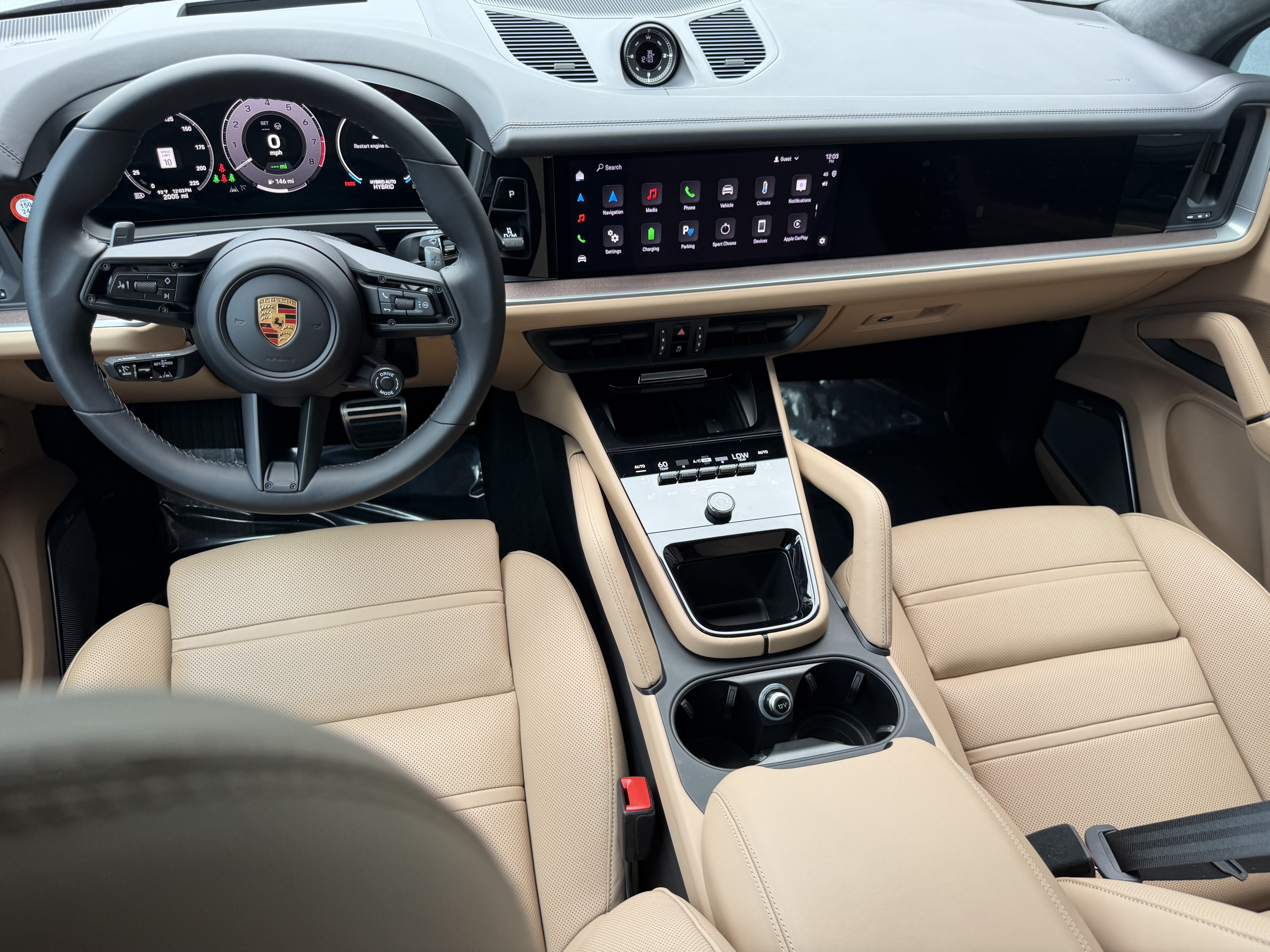 Certified 2024 Porsche Cayenne Turbo AWD/4WD image 17