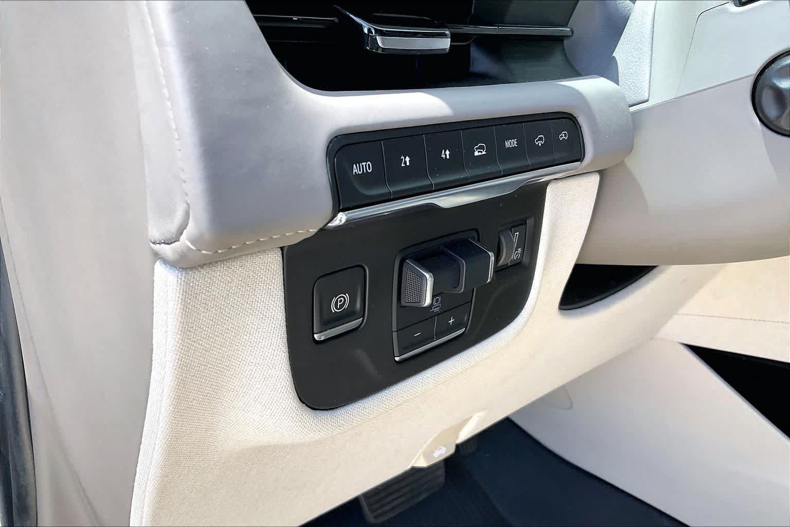 Used 2021 Cadillac Escalade Sport Platinum AWD/4WD image 33