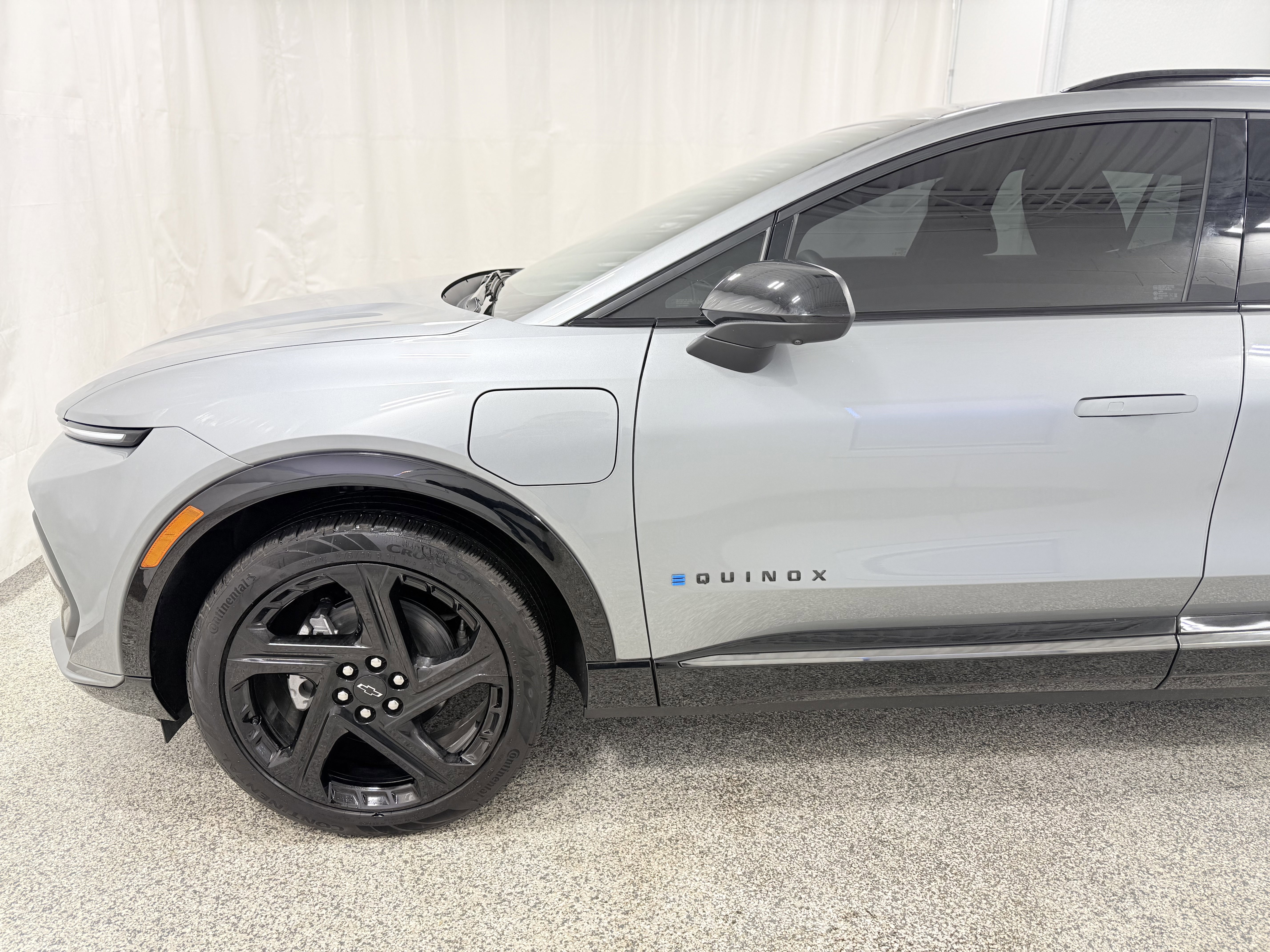 Used 2025 Chevrolet Equinox EV RS image 4