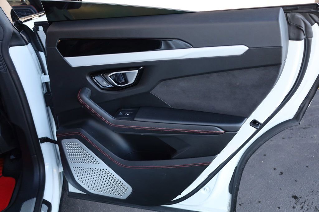 Used 2019 Lamborghini Urus image 20