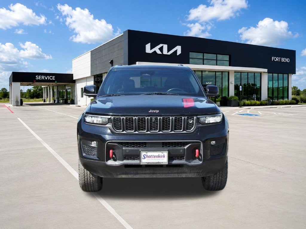 Used 2022 Jeep Grand Cherokee Trailhawk w/ ADV Protech Group II AWD/4WD image 2