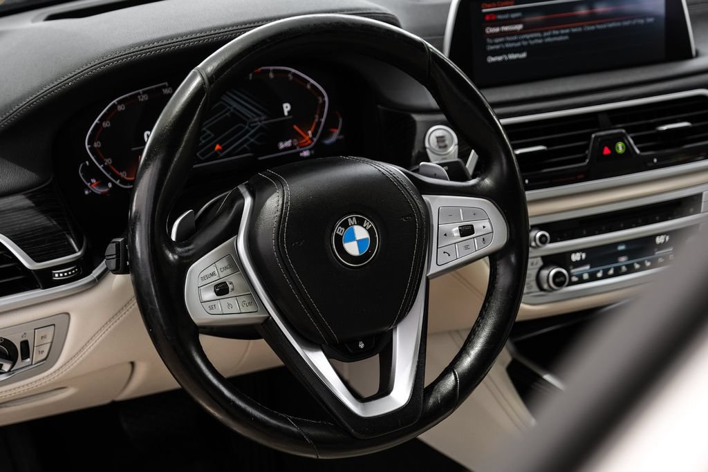 Used 2020 BMW 740i w/ Premium Package RWD image 13