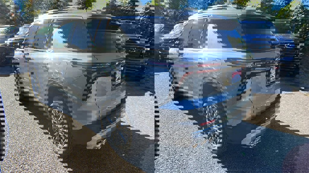 New 2026 Chevrolet Traverse LT w/ Driver Confidence Package image 7