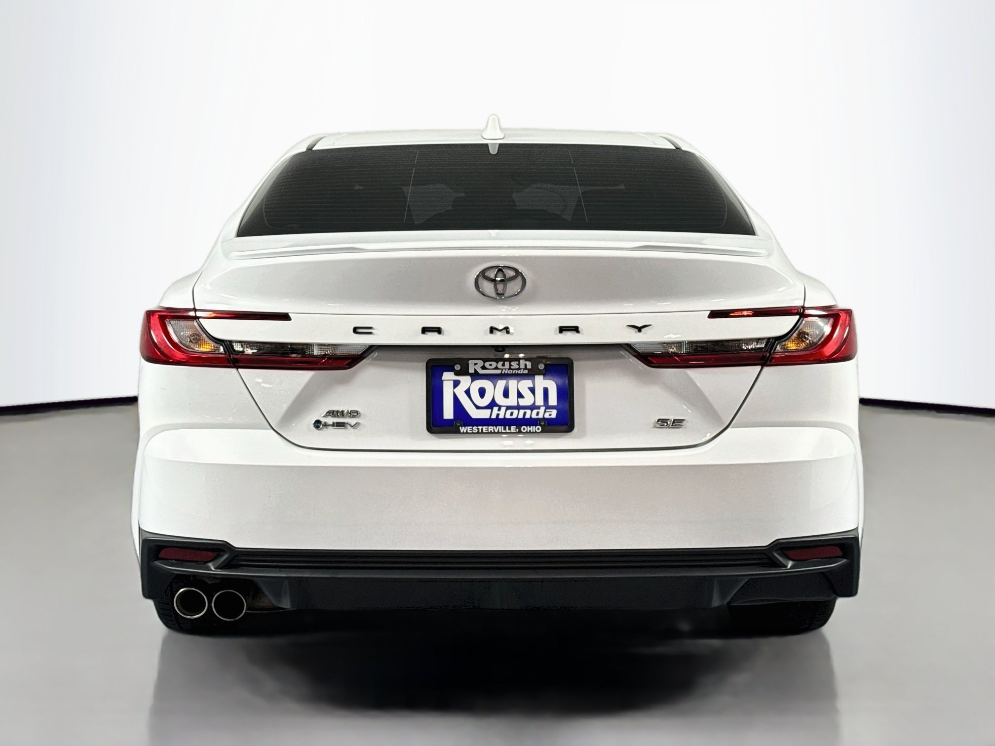 Used 2025 Toyota Camry SE AWD/4WD image 6