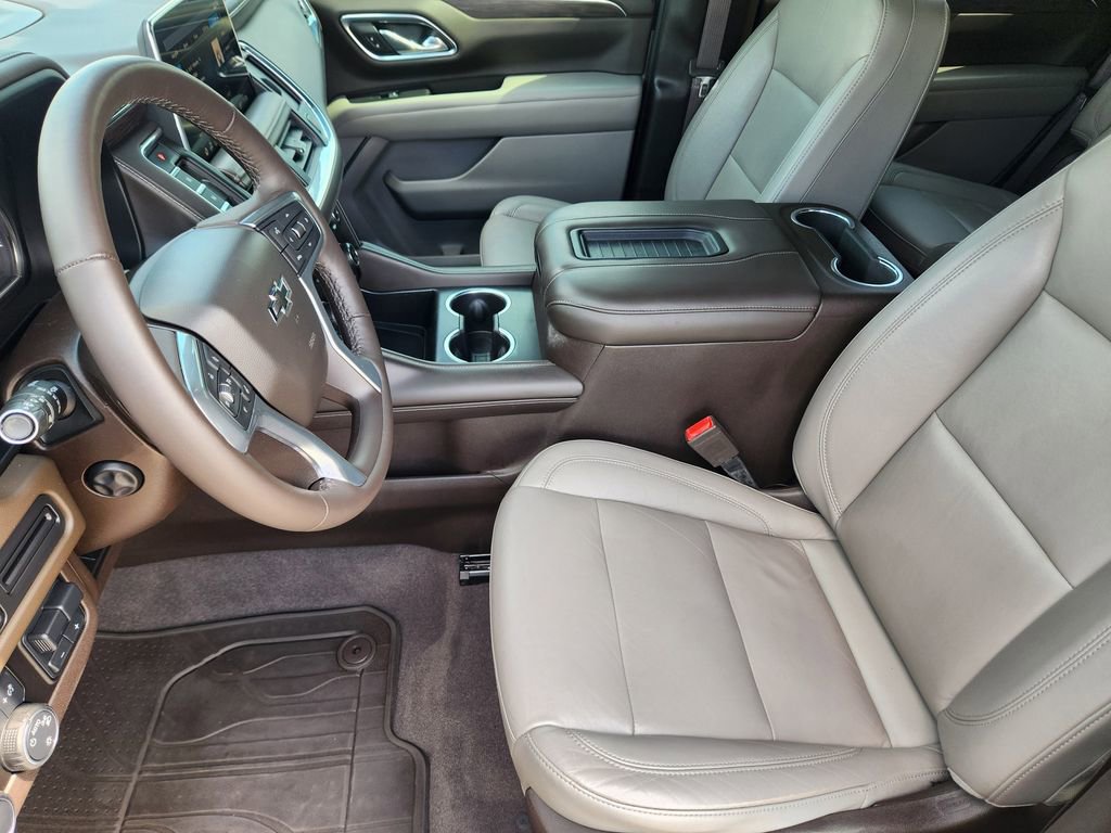 Used 2021 Chevrolet Tahoe Z71 w/ Z71 Signature Package AWD/4WD image 13