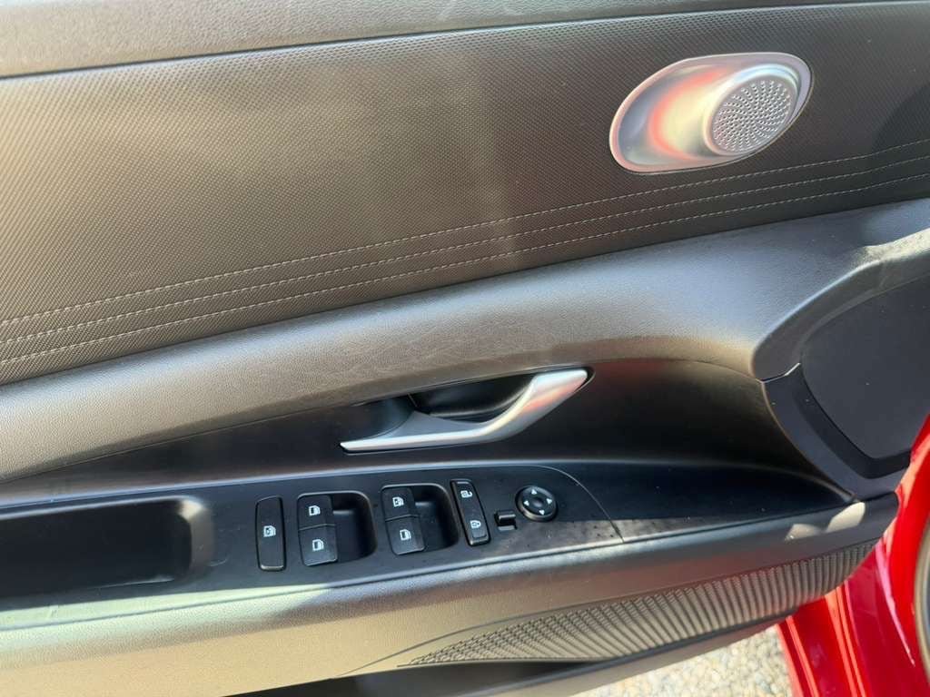 Certified 2023 Hyundai Elantra SEL FWD image 11
