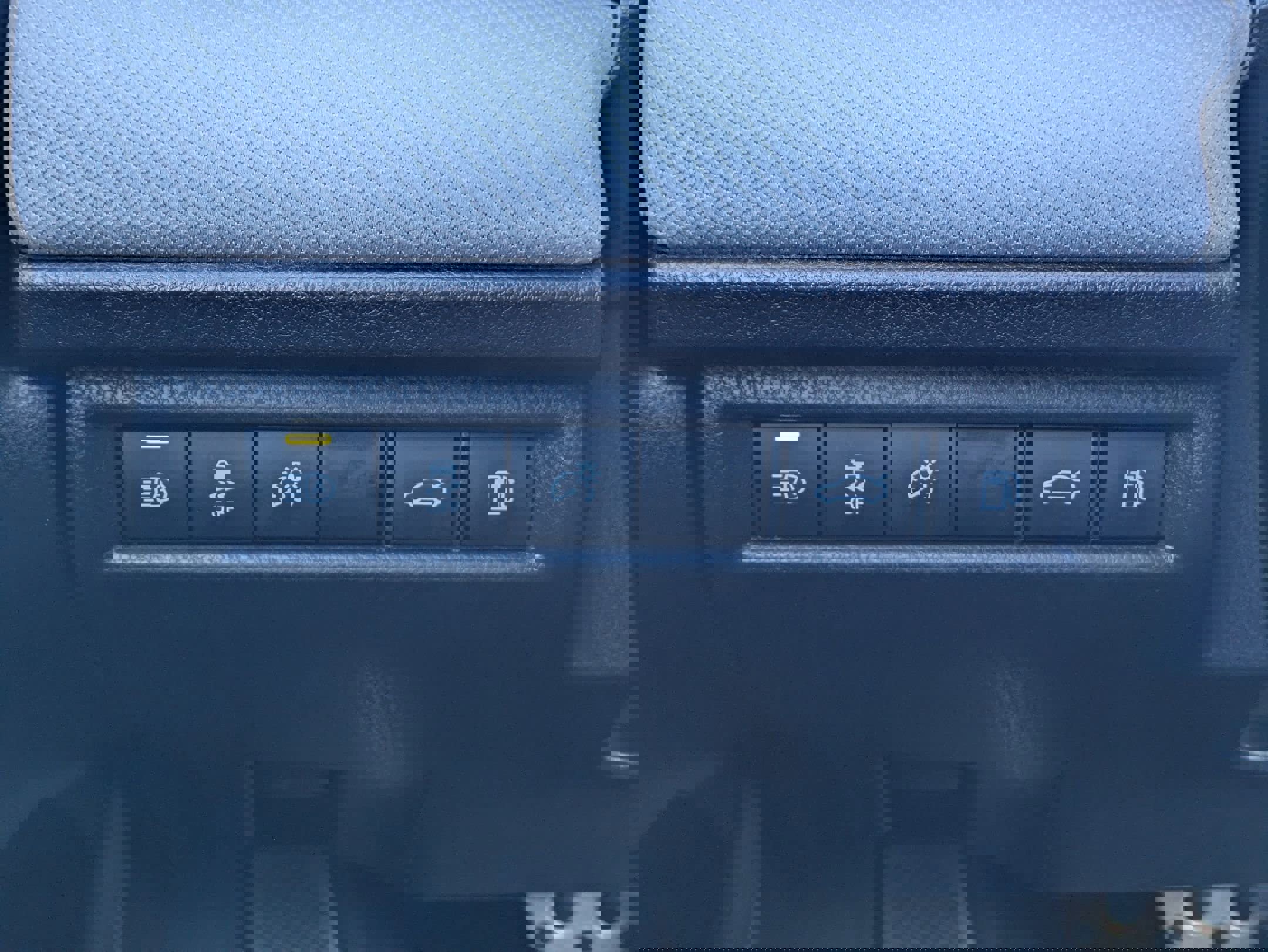 Used 2025 Toyota Camry SE w/ Convenience Package AWD/4WD image 16