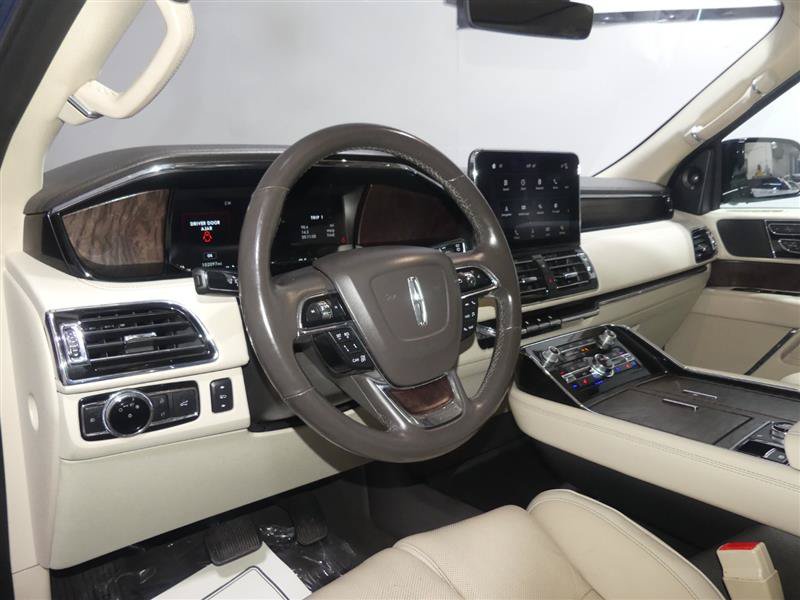 Used 2018 Lincoln Navigator Reserve w/ Technology Package AWD/4WD image 22