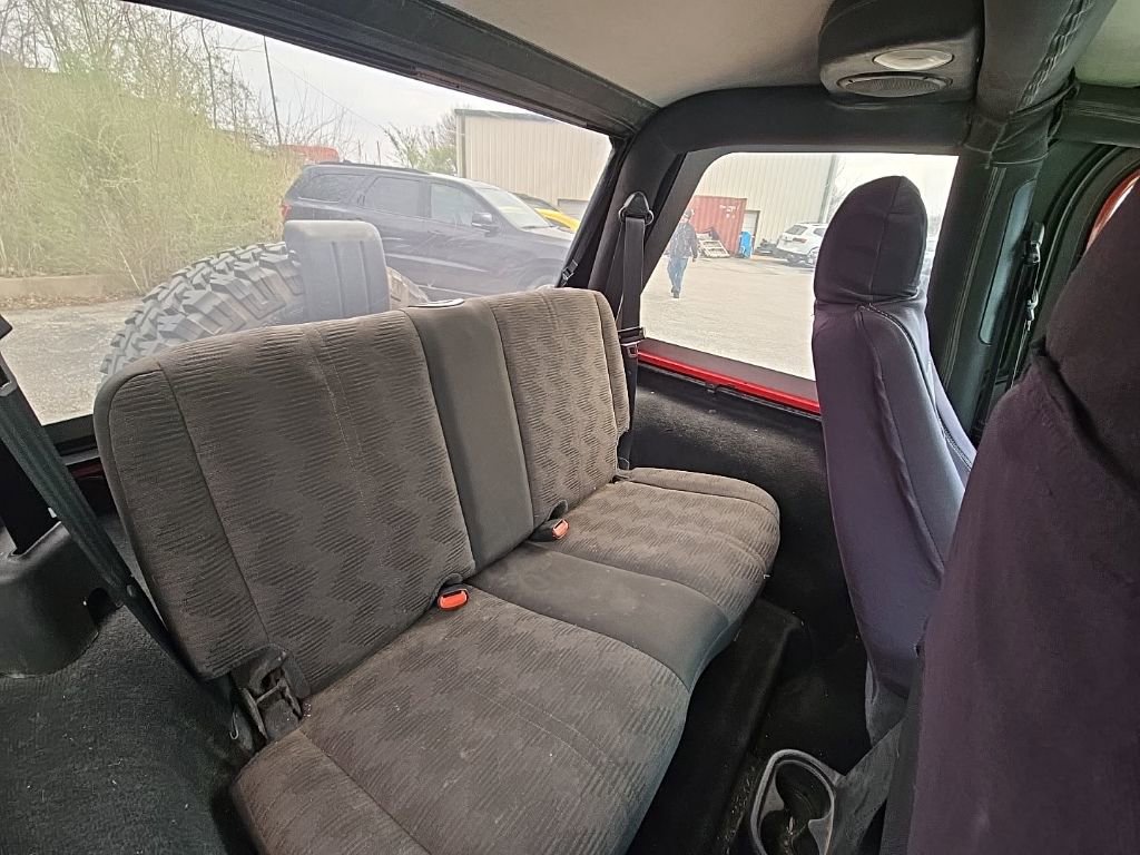 Used 2004 Jeep Wrangler Rubicon w/ Dual Top Group image 18