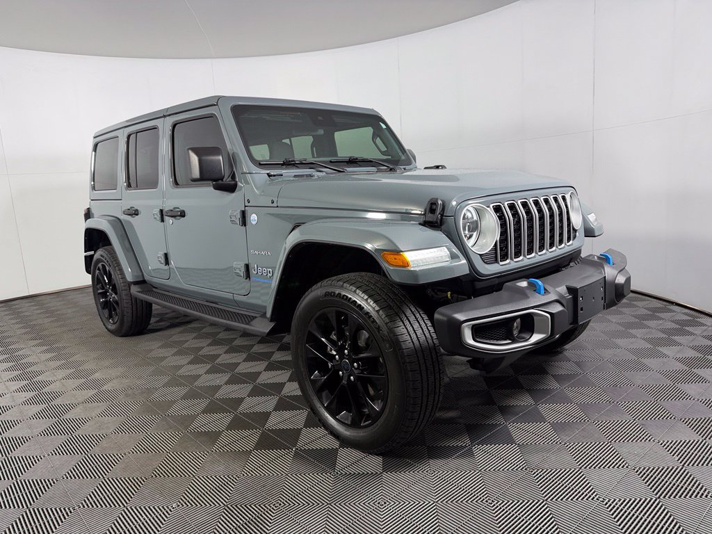 Used 2024 Jeep Wrangler Unlimited Sahara w/ Safety Group AWD/4WD image 4