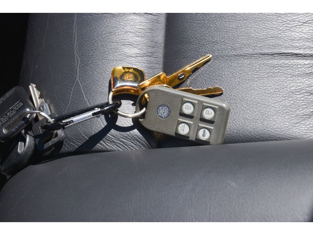 Used 1990 Cadillac Allante image 32