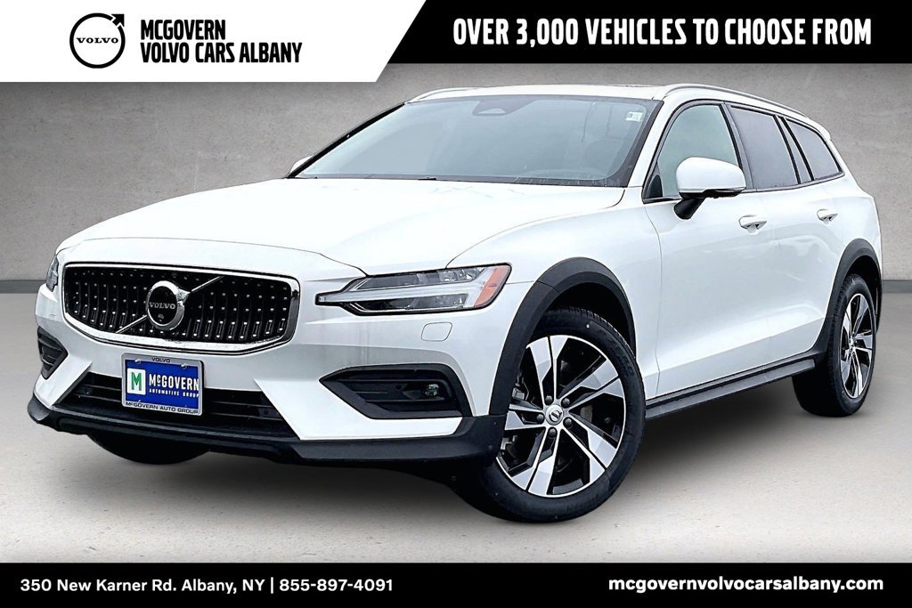 New 2026 Volvo V60 B5 Cross Country Plus w/ Climate Package
