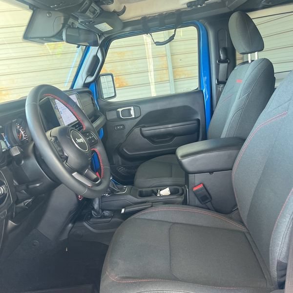 Used 2024 Jeep Wrangler Rubicon w/ Convenience Group AWD/4WD image 18