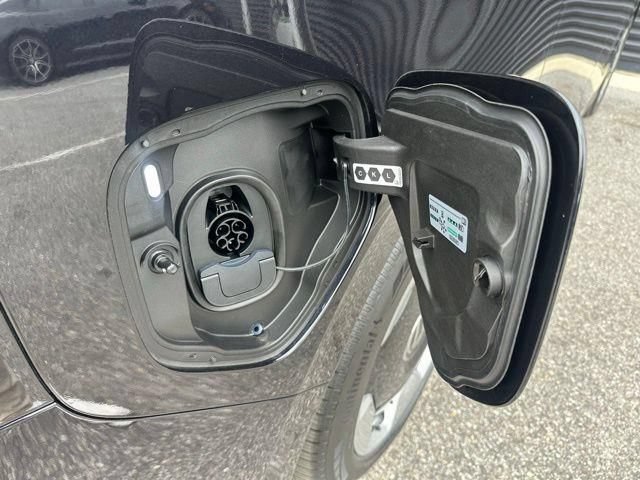 New 2025 Volkswagen ID. Buzz Pro S RWD image 14