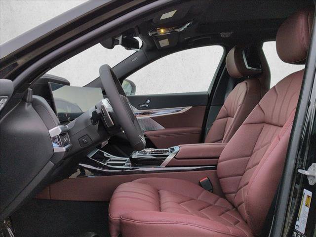 New 2026 BMW 740i xDrive w/ Premium Package image 4