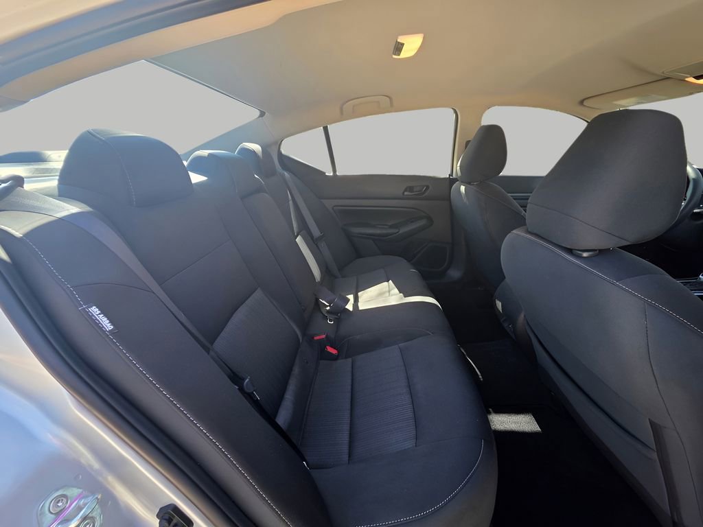 Used 2024 Nissan Altima 2.5 SV image 8