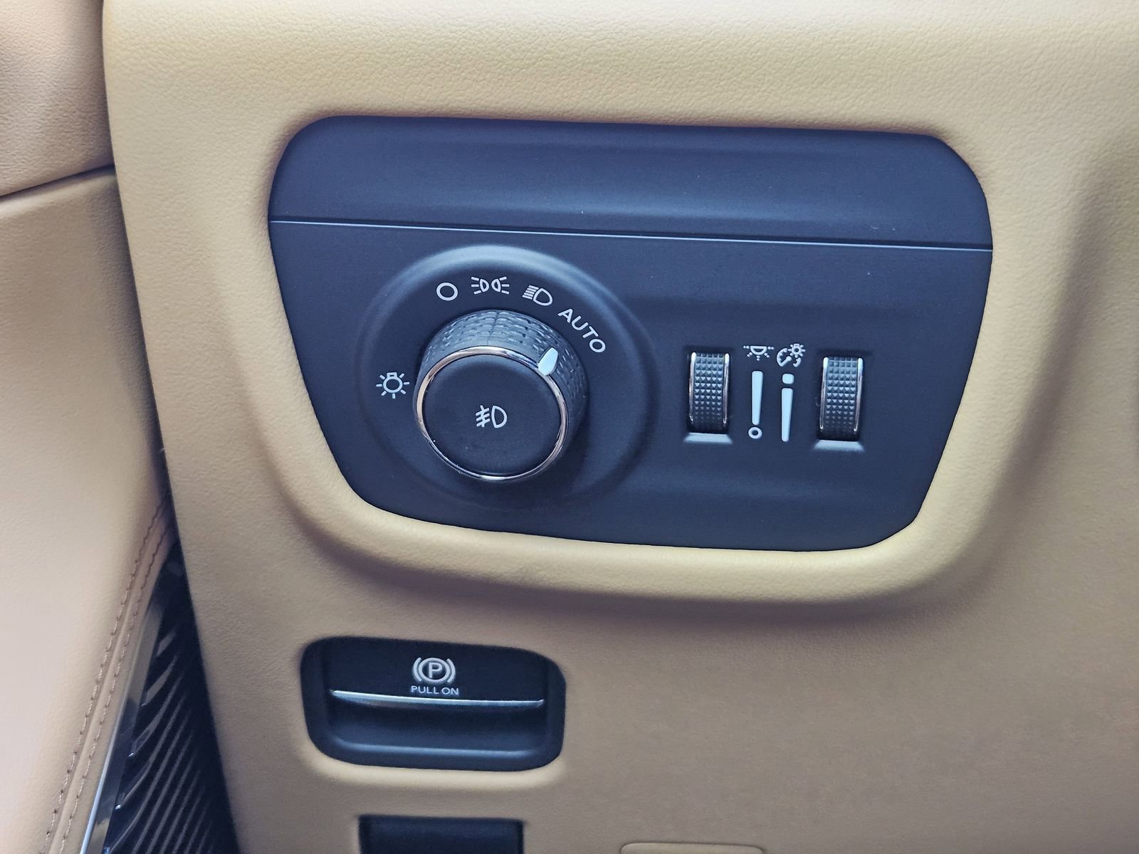 New 2025 Jeep Grand Cherokee Summit image 21