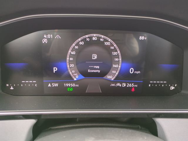 Used 2025 Volkswagen Jetta SE FWD image 31