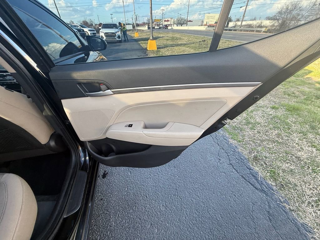 Used 2017 Hyundai Elantra Value Edition image 20