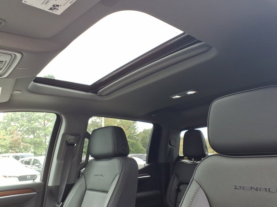 New 2026 GMC Sierra 1500 Denali w/ Denali Reserve Package image 14