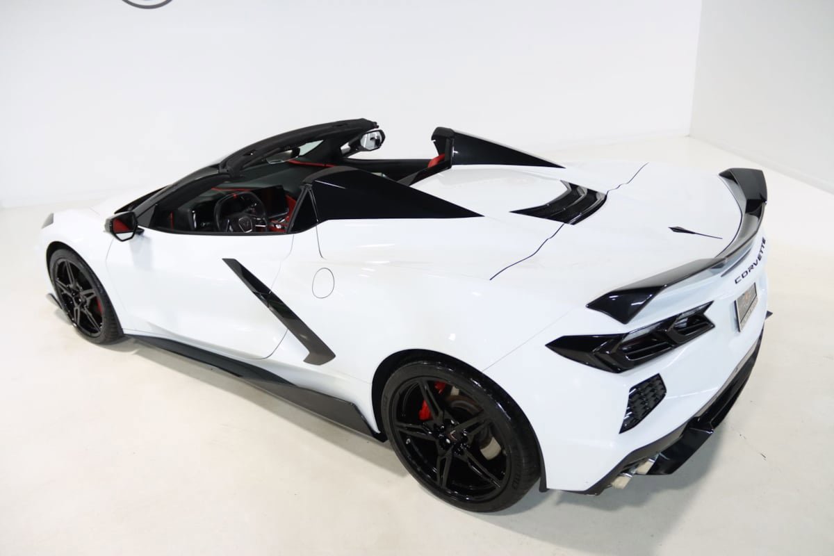 Used 2024 Chevrolet Corvette Stingray Premium Conv w/ Z51 Performance Package RWD image 68