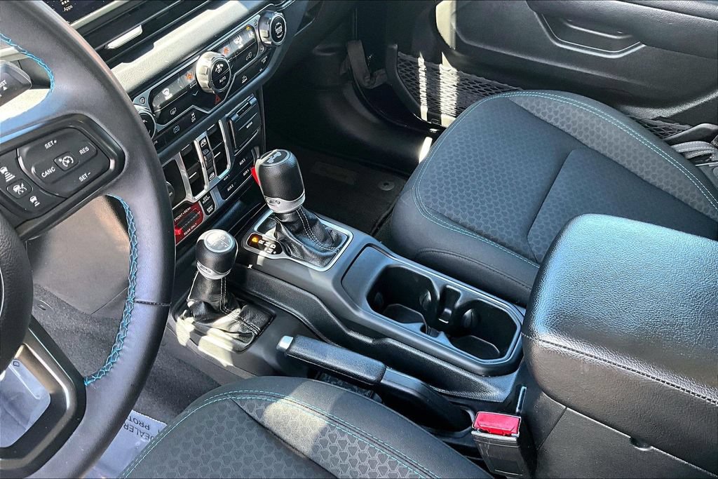 Used 2024 Jeep Wrangler Unlimited Rubicon 4xe AWD/4WD image 15