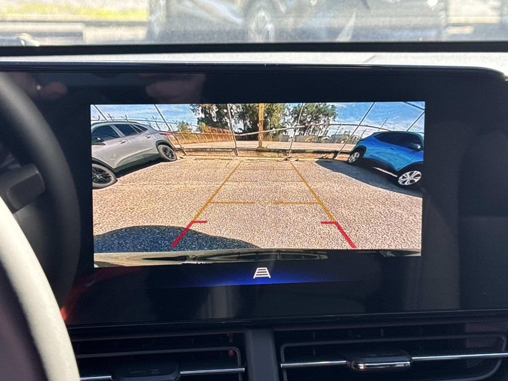 New 2026 Chevrolet Trax LT w/ Sunroof Package image 27