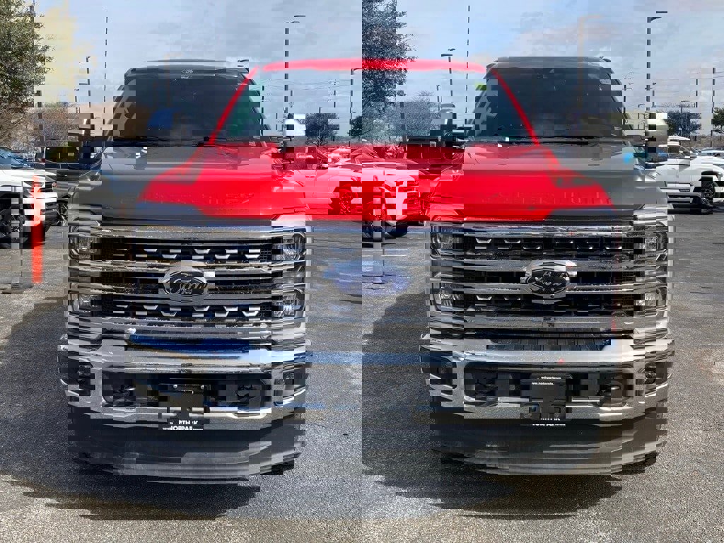 Used 2025 Ford F250 Lariat w/ Chrome Package image 2