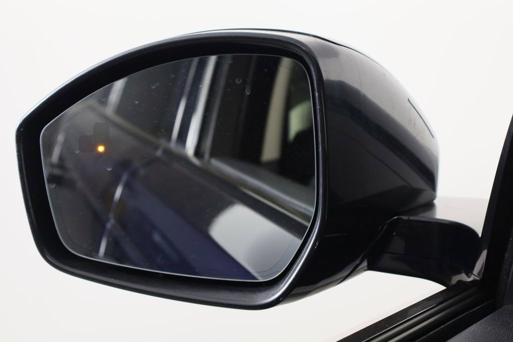 Used 2021 Land Rover Range Rover Velar R-Dynamic S image 42