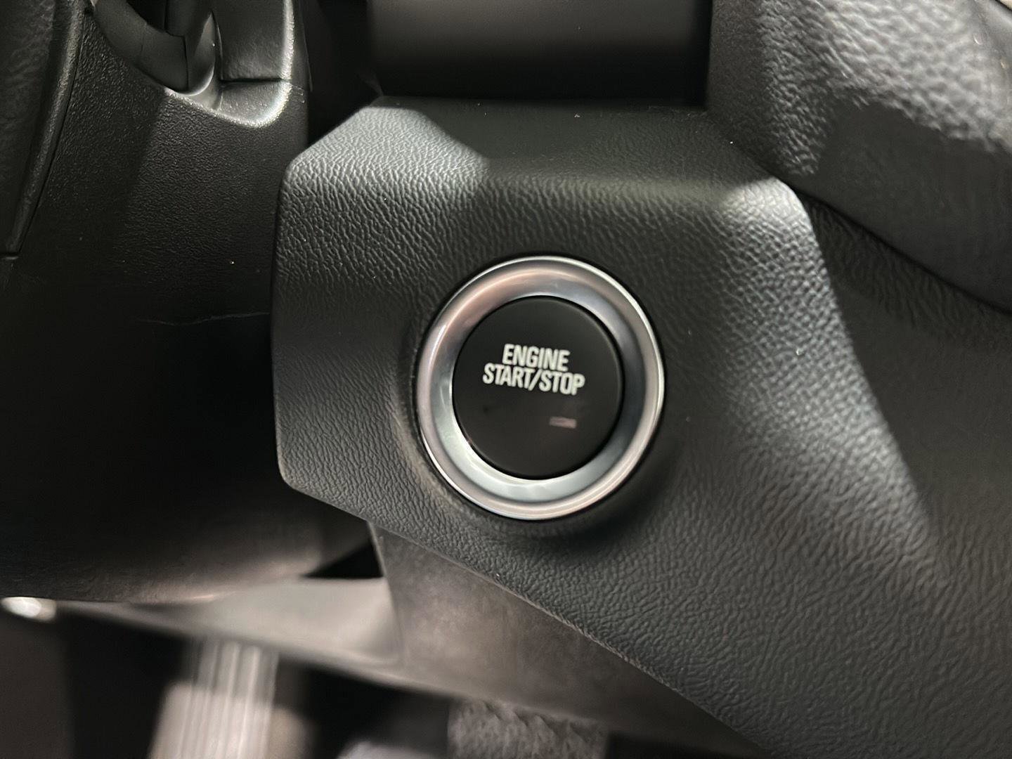 Used 2024 GMC Terrain SLT image 15