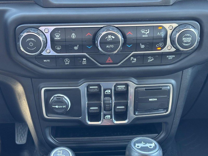 Used 2018 Jeep Wrangler Unlimited Sahara AWD/4WD image 23