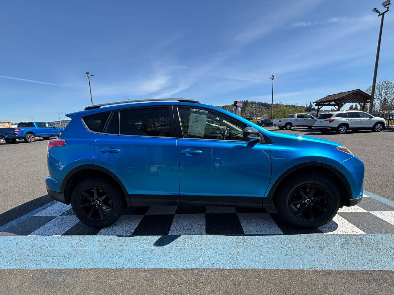 Used 2018 Toyota RAV4 LE w/ All Weather Liner Package AWD/4WD image 6