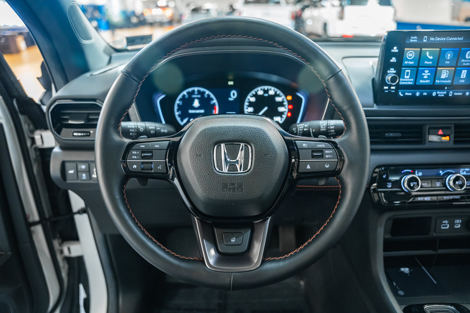 Used 2025 Honda Pilot TrailSport image 39