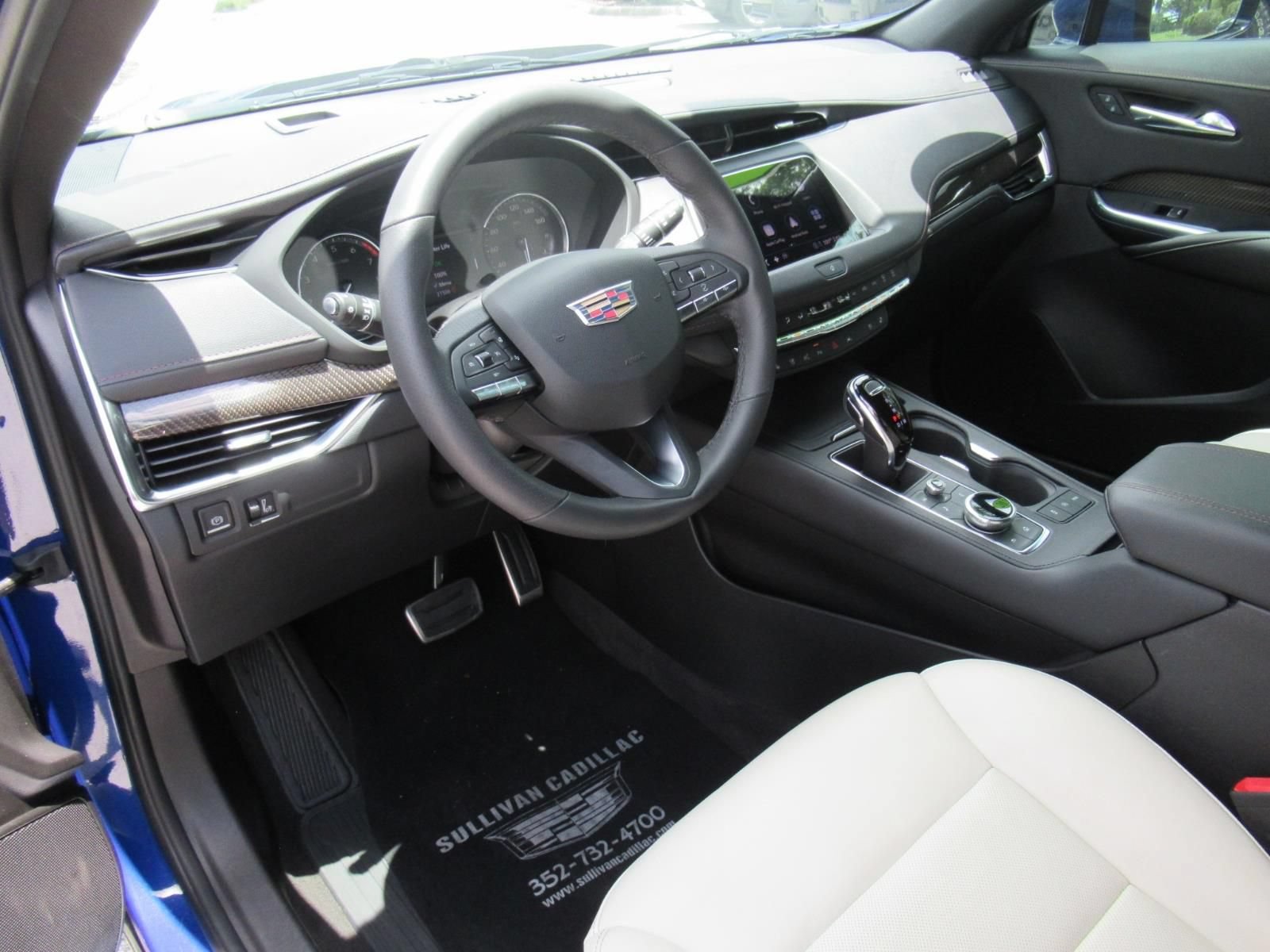 Used 2022 Cadillac XT4 Sport w/ Comfort Package FWD image 15
