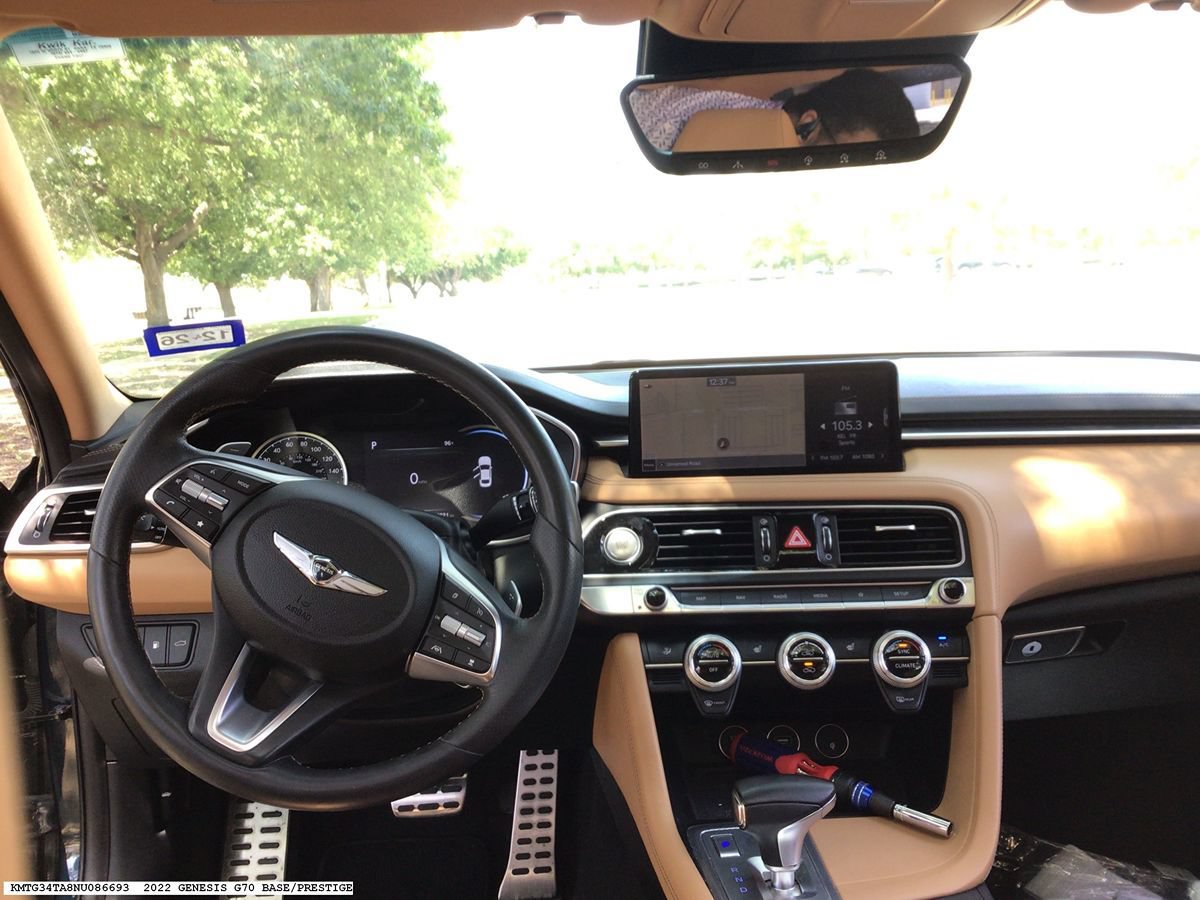 Used 2022 Genesis G70 2.0T w/ Prestige Package RWD image 12