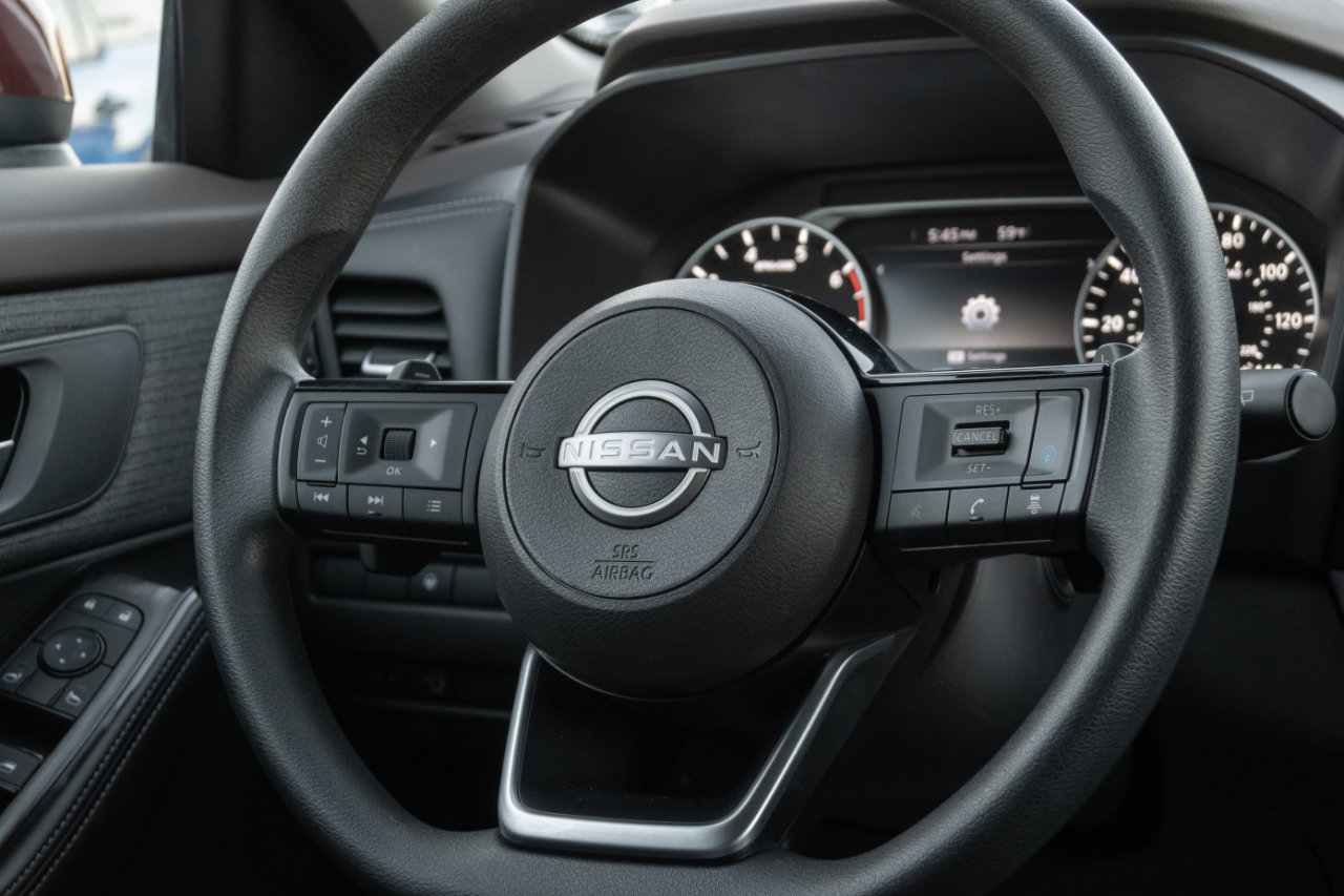 Used 2023 Nissan Rogue SV image 21