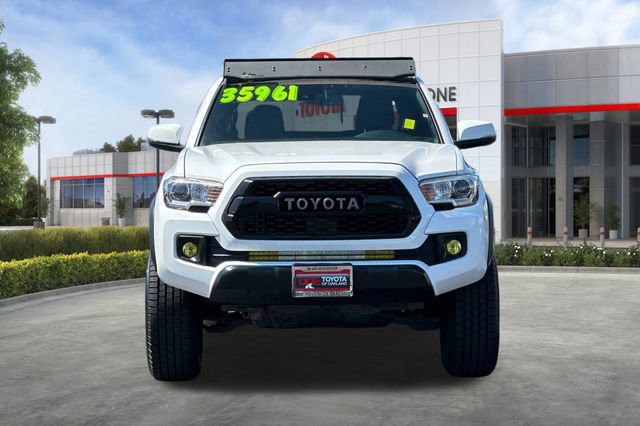 Used 2018 Toyota Tacoma TRD Off-Road w/ Technology Package AWD/4WD image 10