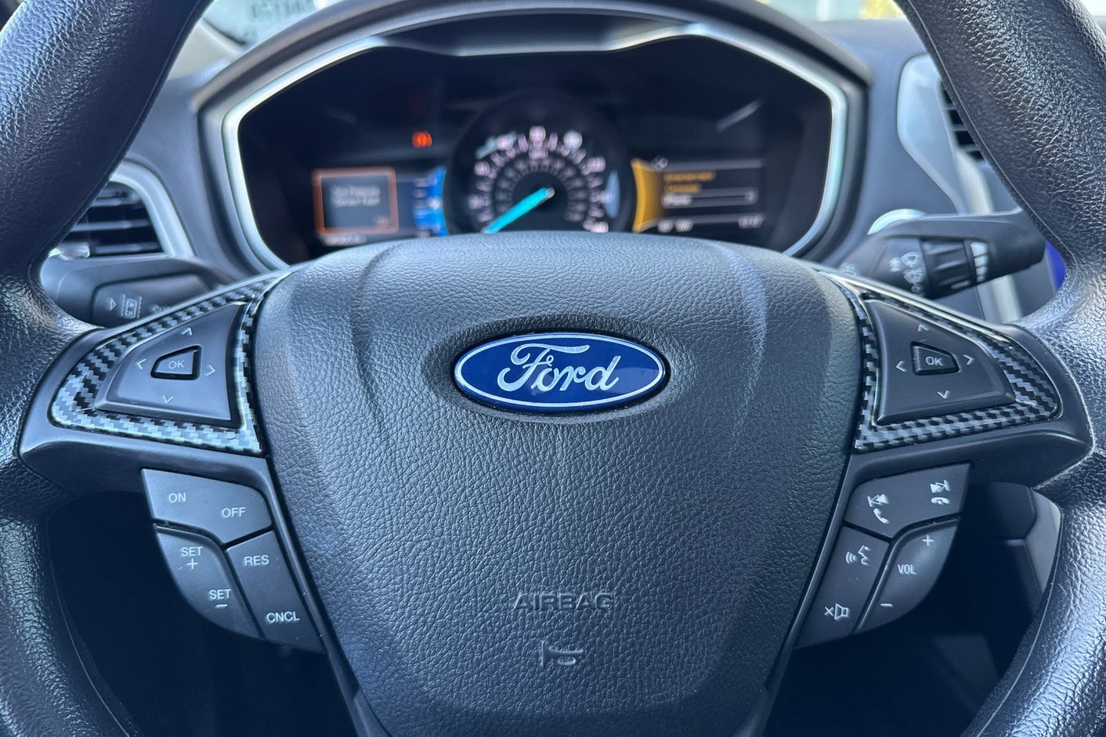 Used 2020 Ford Fusion SE FWD image 35