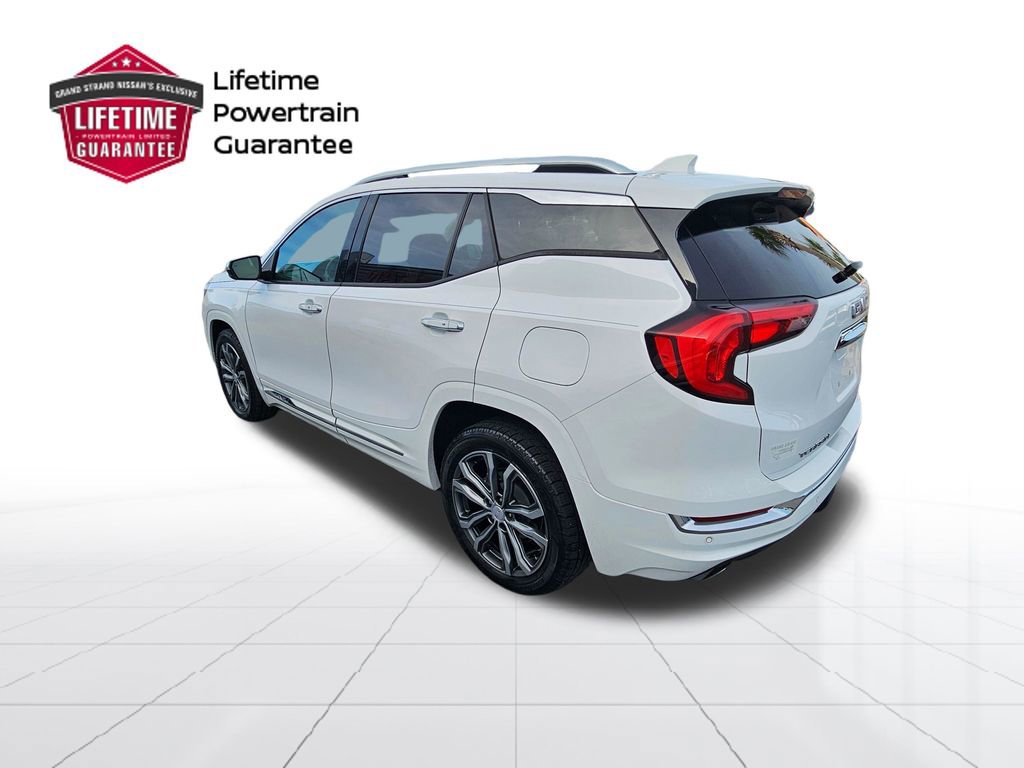 Used 2020 GMC Terrain Denali w/ Denali Premium Package FWD image 3