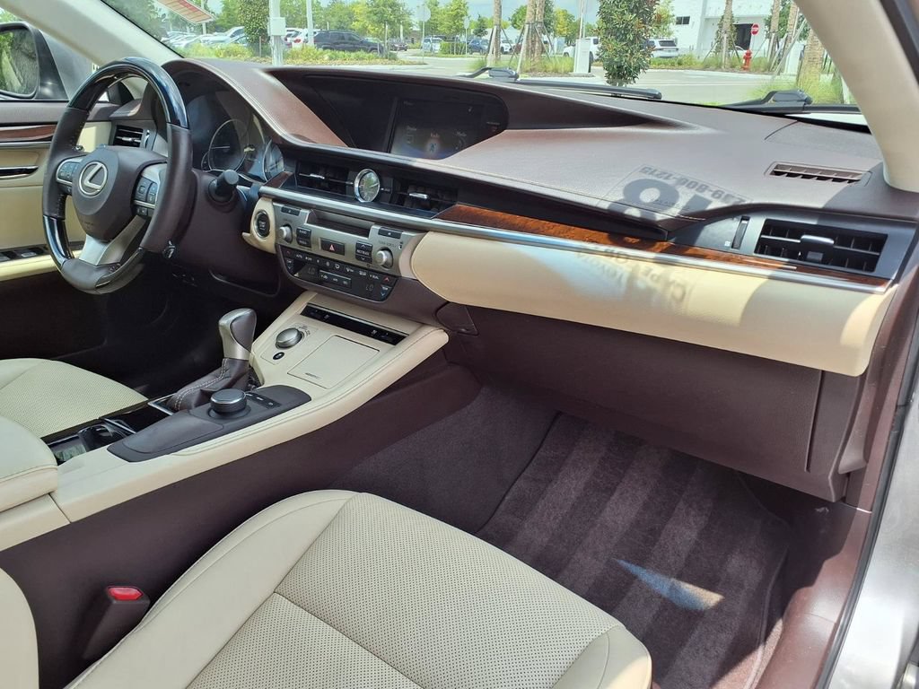 Used 2018 Lexus ES 350 w/ Premier Package FWD image 12