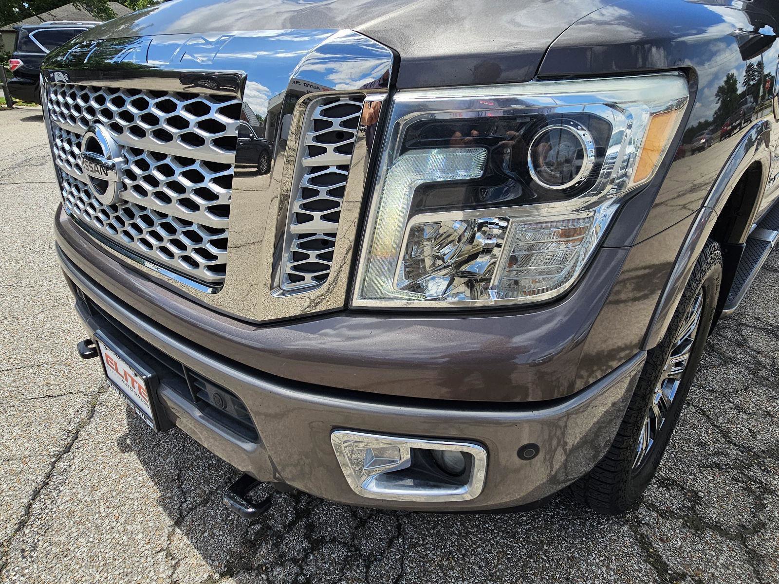 Used 2016 Nissan Titan Platinum Reserve image 39