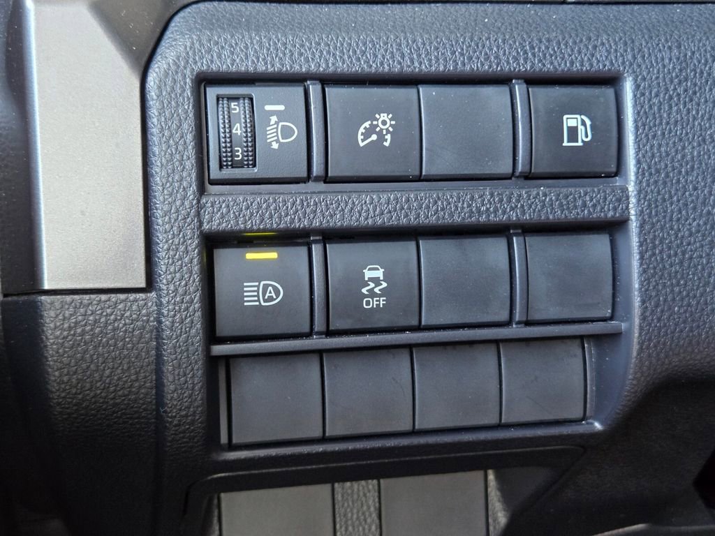 Used 2025 Toyota 4Runner SR5 AWD/4WD image 36