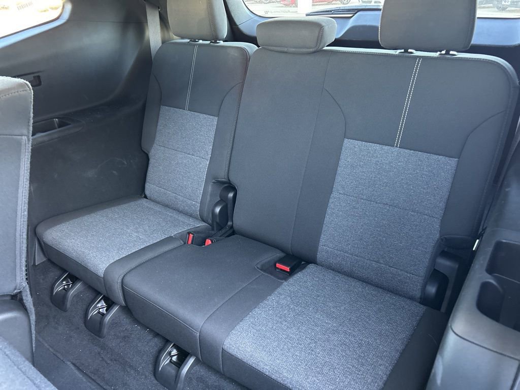 Used 2025 GMC Acadia Elevation image 10