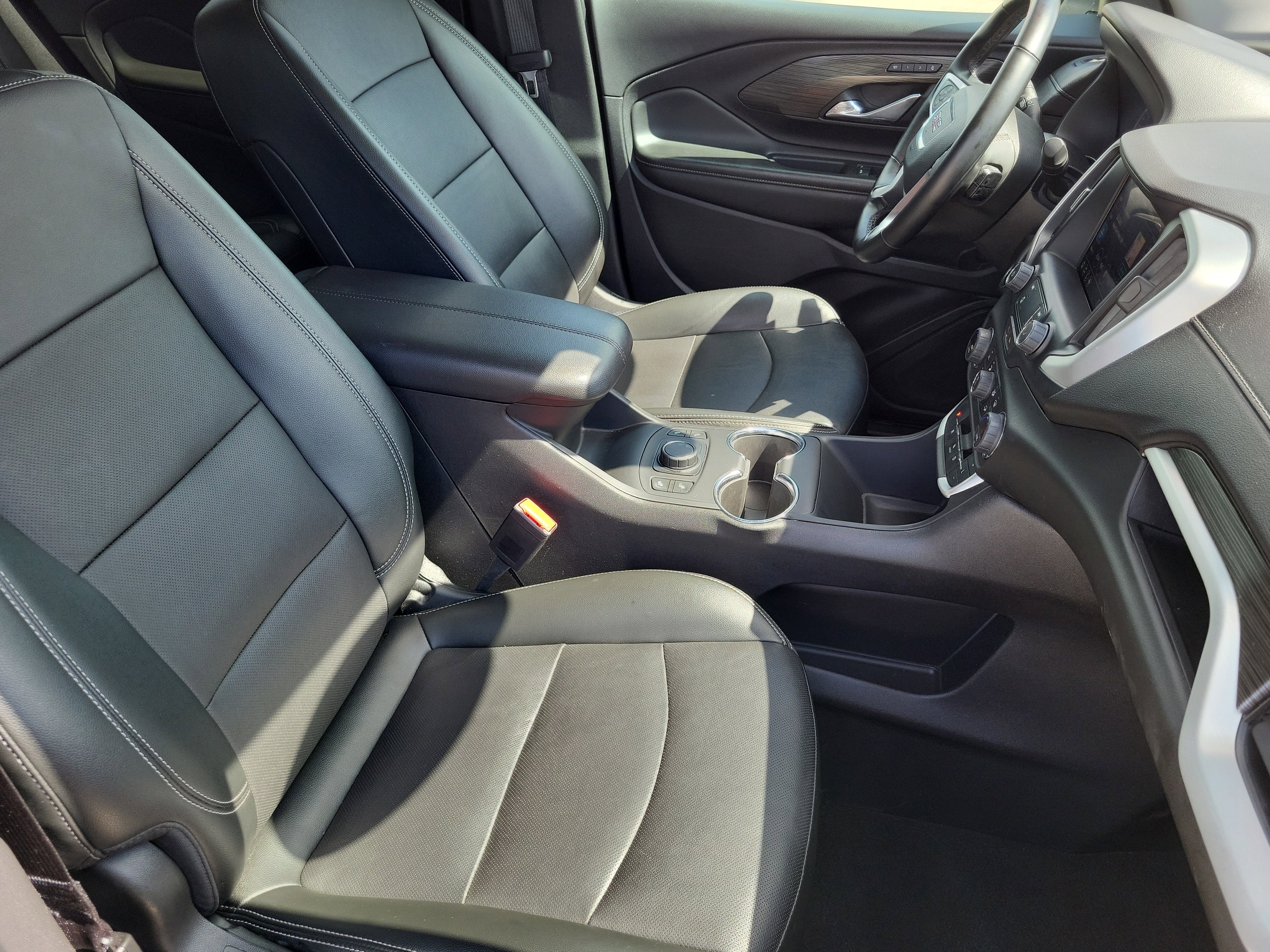 Used 2024 GMC Terrain SLT FWD image 10