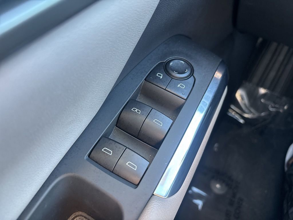 Used 2025 Chevrolet Traverse LT image 18