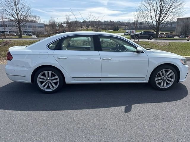Used 2017 Volkswagen Passat 1.8T SEL Premium image 6